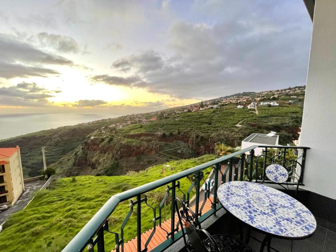 Sunset Star With Sea View Appartement Calheta  Buitenkant foto